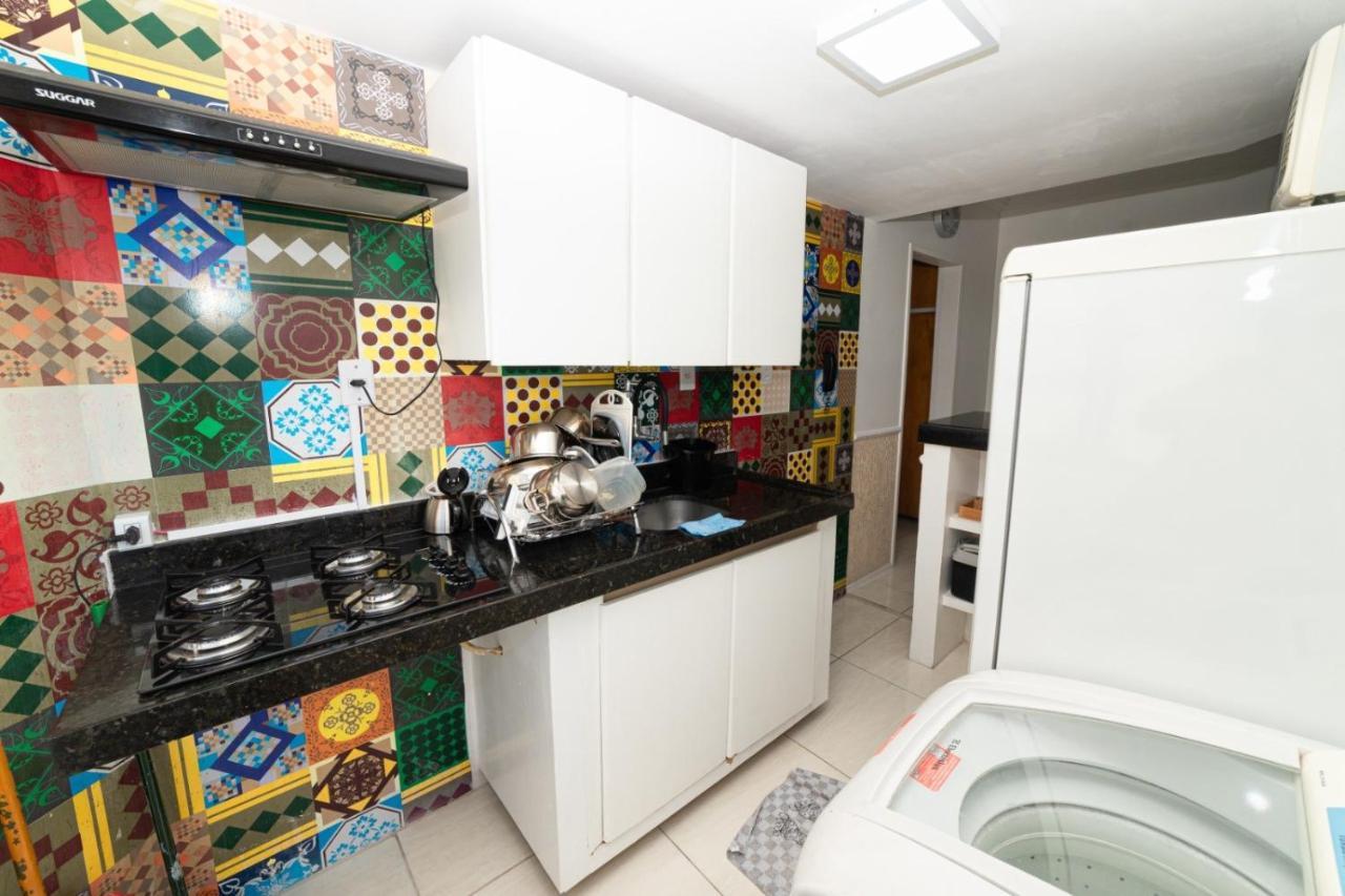 Por Temporada Em Ponta Verde, Com 02 Quartos Com Vista Lateral Mar - Localizacao Na Orla De Apartamento Maceió