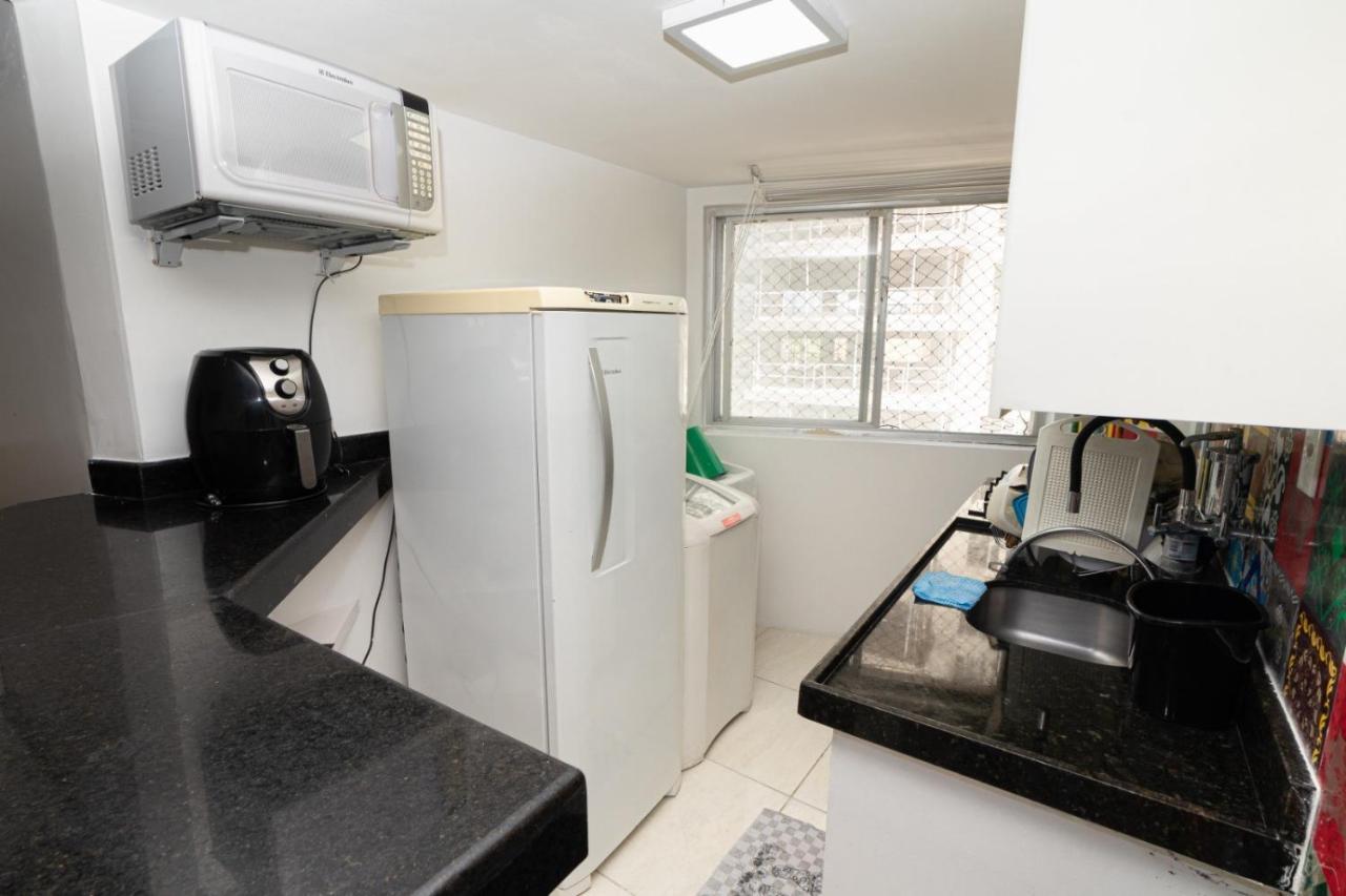 Por Temporada Em Ponta Verde, Com 02 Quartos Com Vista Lateral Mar - Localizacao Na Orla De Maceió