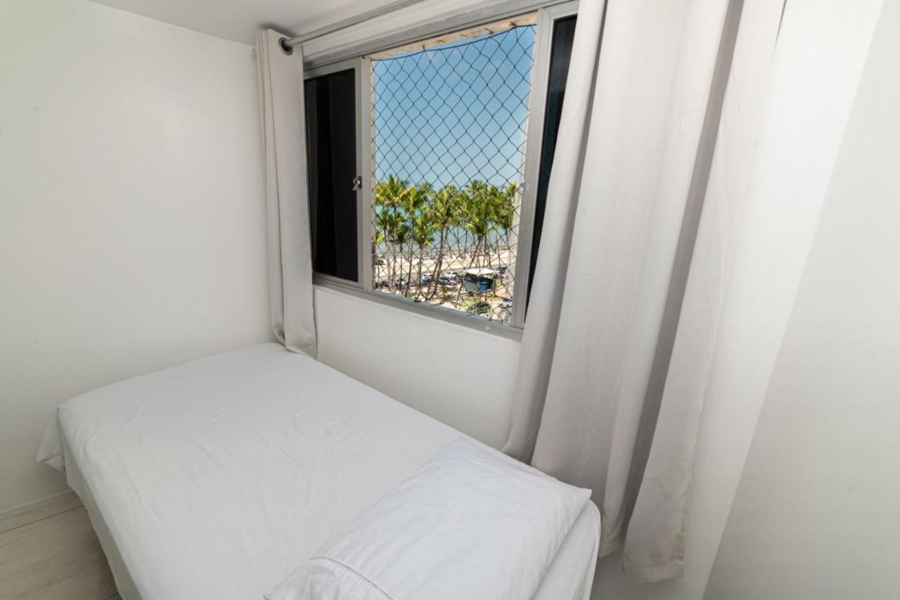 Por Temporada Em Ponta Verde, Com 02 Quartos Com Vista Lateral Mar - Localizacao Na Orla De Apartamento *