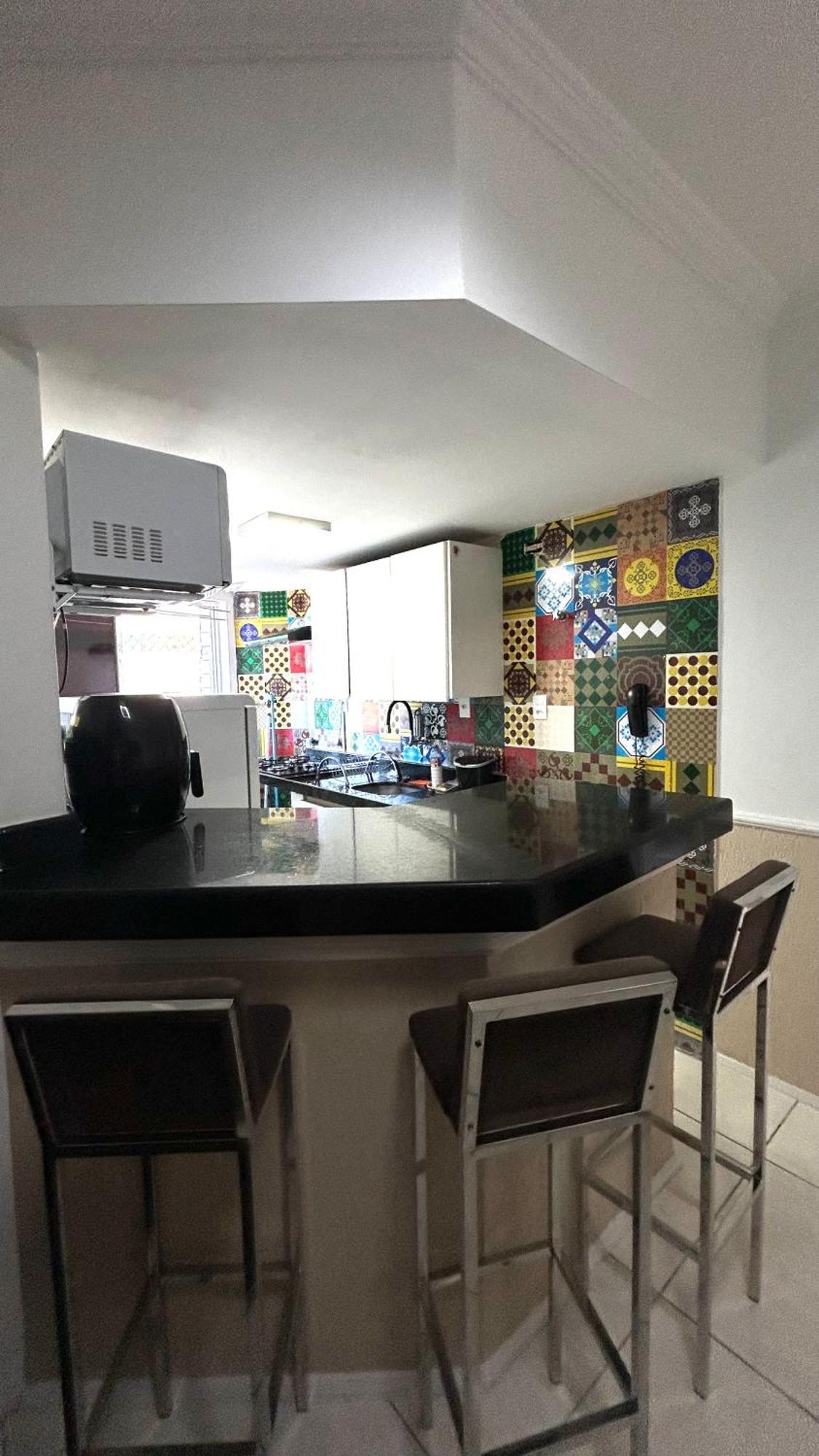Apartamento Por Temporada Em Ponta Verde, Com 02 Quartos Com Vista Lateral Mar - Localizacao Na Orla De Maceió