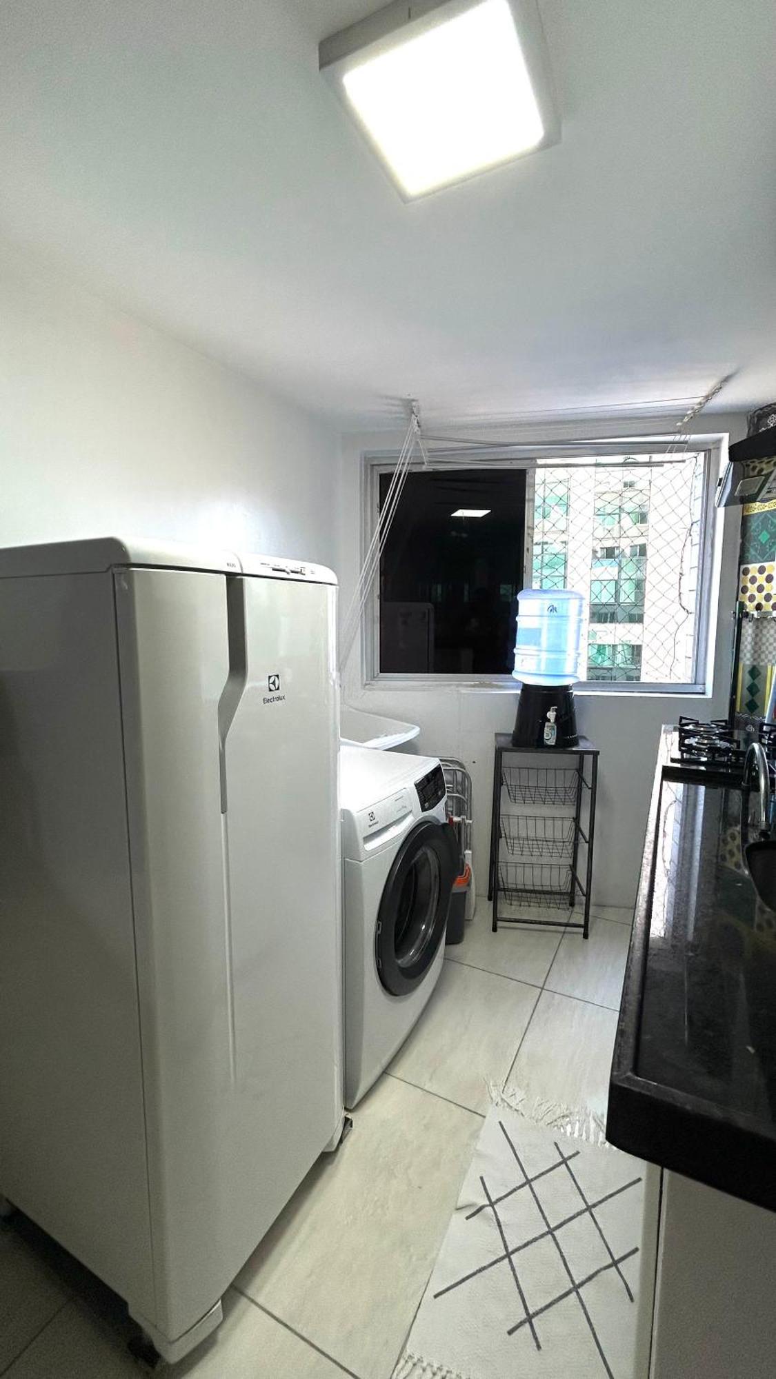 Por Temporada Em Ponta Verde, Com 02 Quartos Com Vista Lateral Mar - Localizacao Na Orla De Apartamento